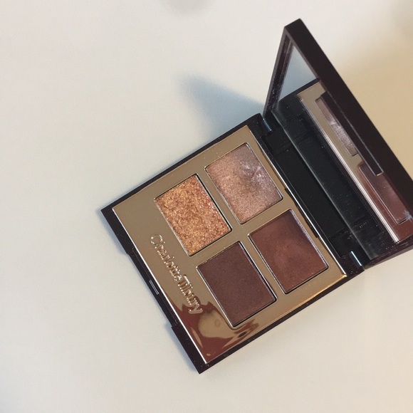 Eyeshadow and Blush Bundle. - Picture 3 of 10